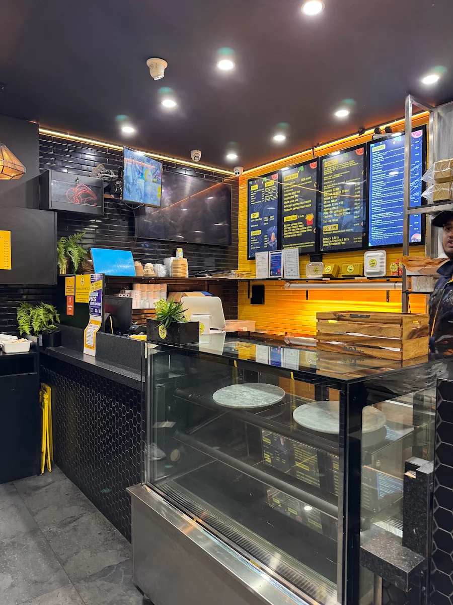 Vibe, JOHNY’S KEBAB BURGER & GRILL
