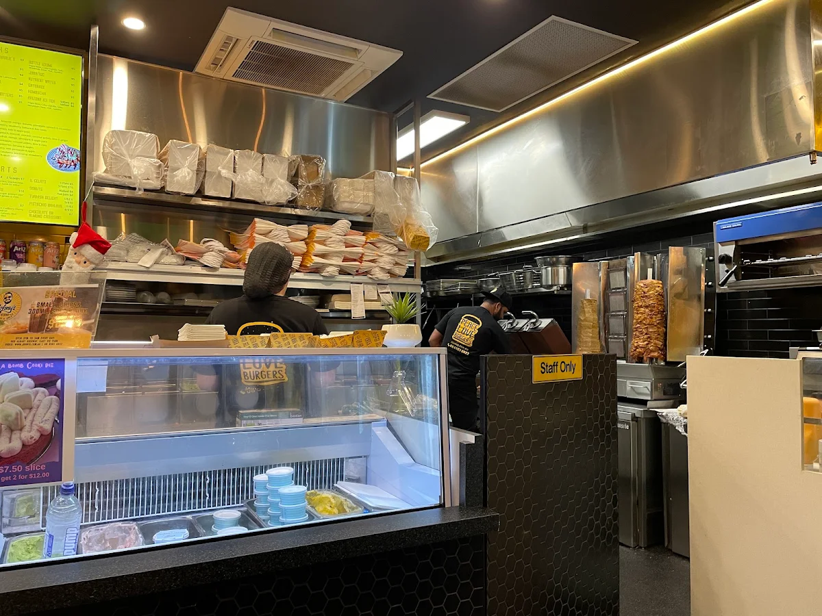 Vibe, JOHNY’S KEBAB BURGER & GRILL