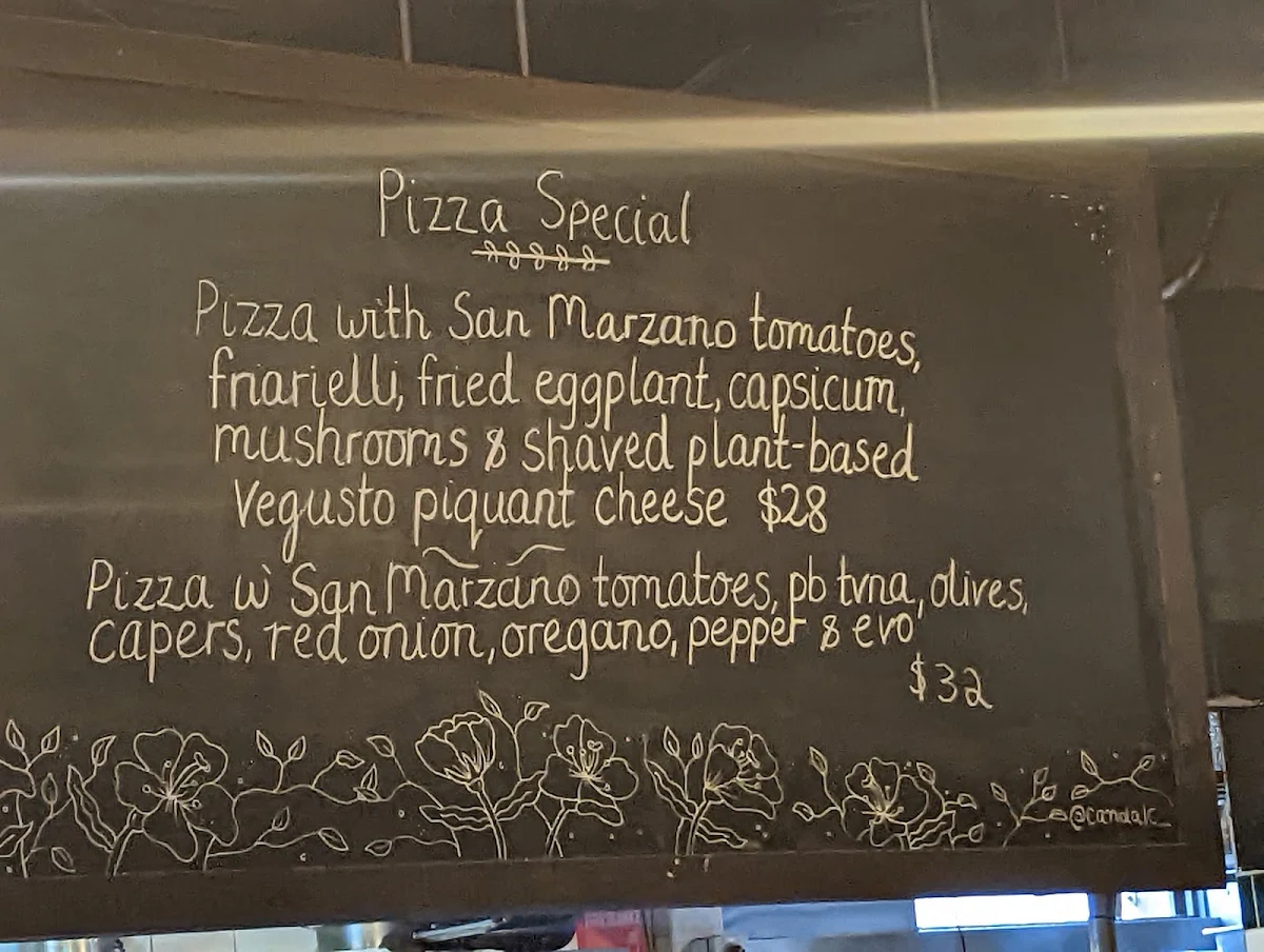 Menu, Gigi Pizzeria