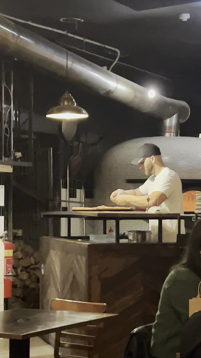 Vibe, Gigi Pizzeria