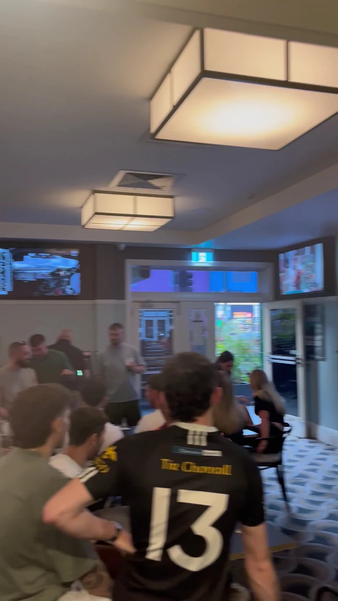 Vibe, Rosebery Hotel