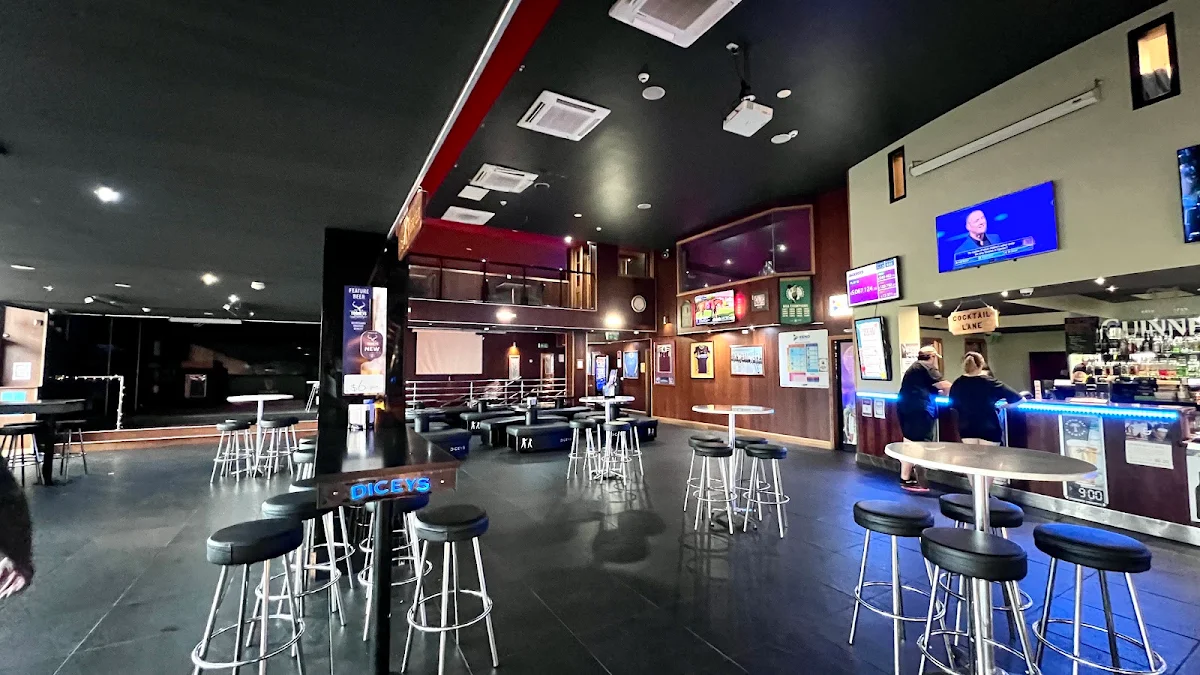 Vibe, Dicey's Bar And Grill
