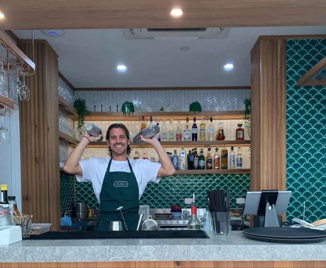 Vibe, Poco Bar