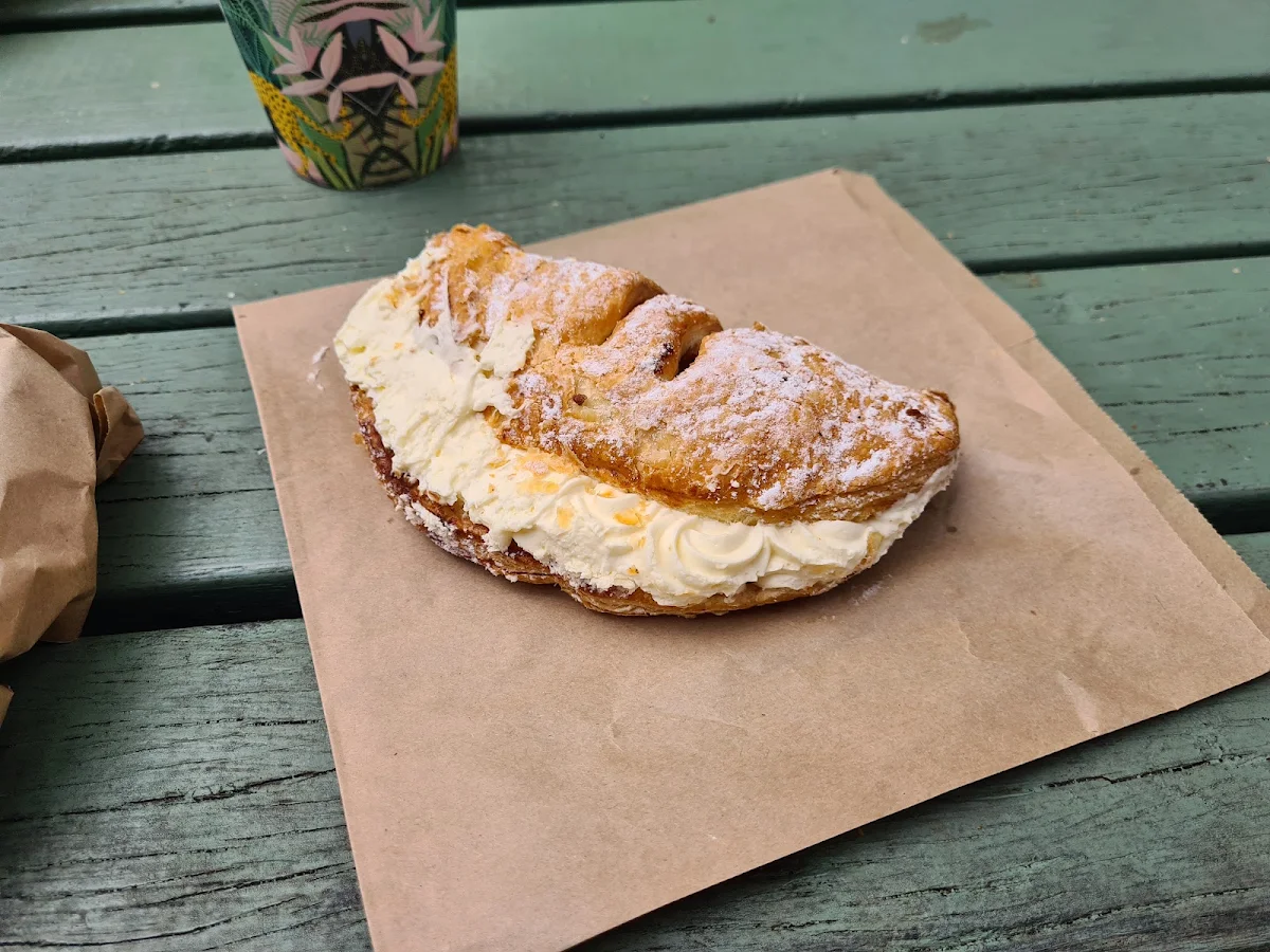 Food & drink, Uki Pies