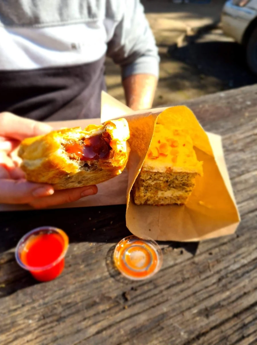 Food & drink, Uki Pies