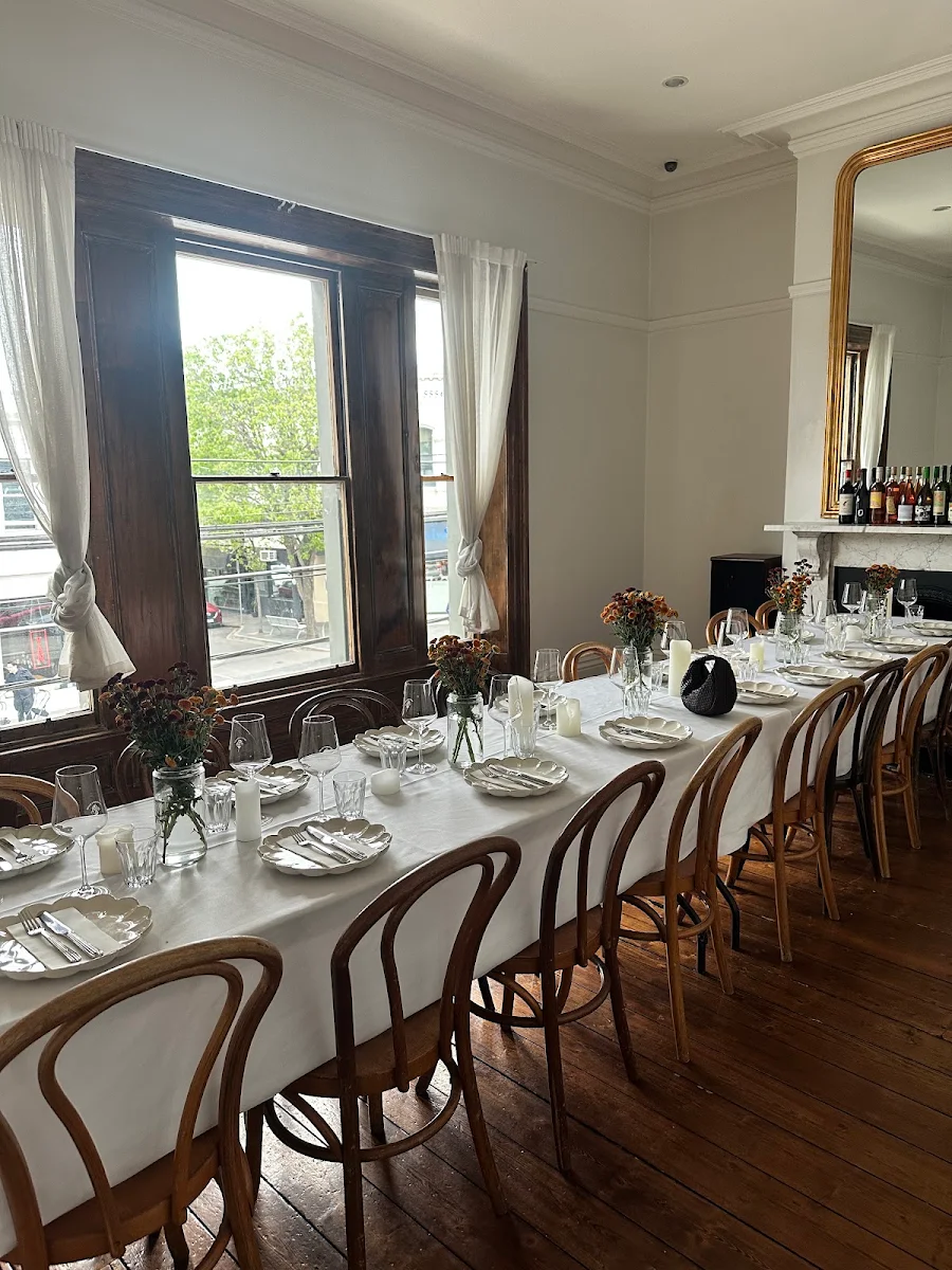 Vibe, Gracie's Wine Room