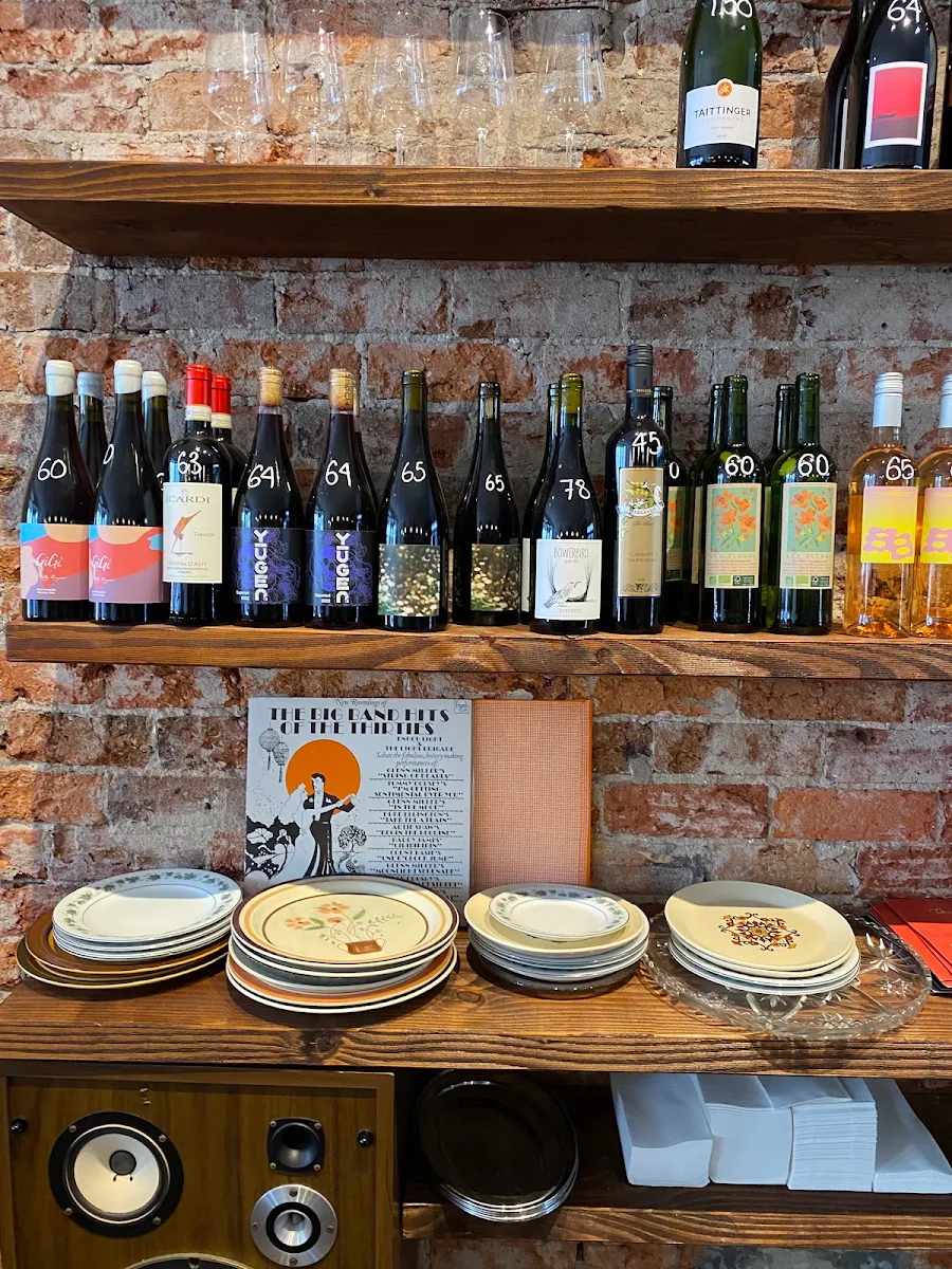 Vibe, Gracie's Wine Room