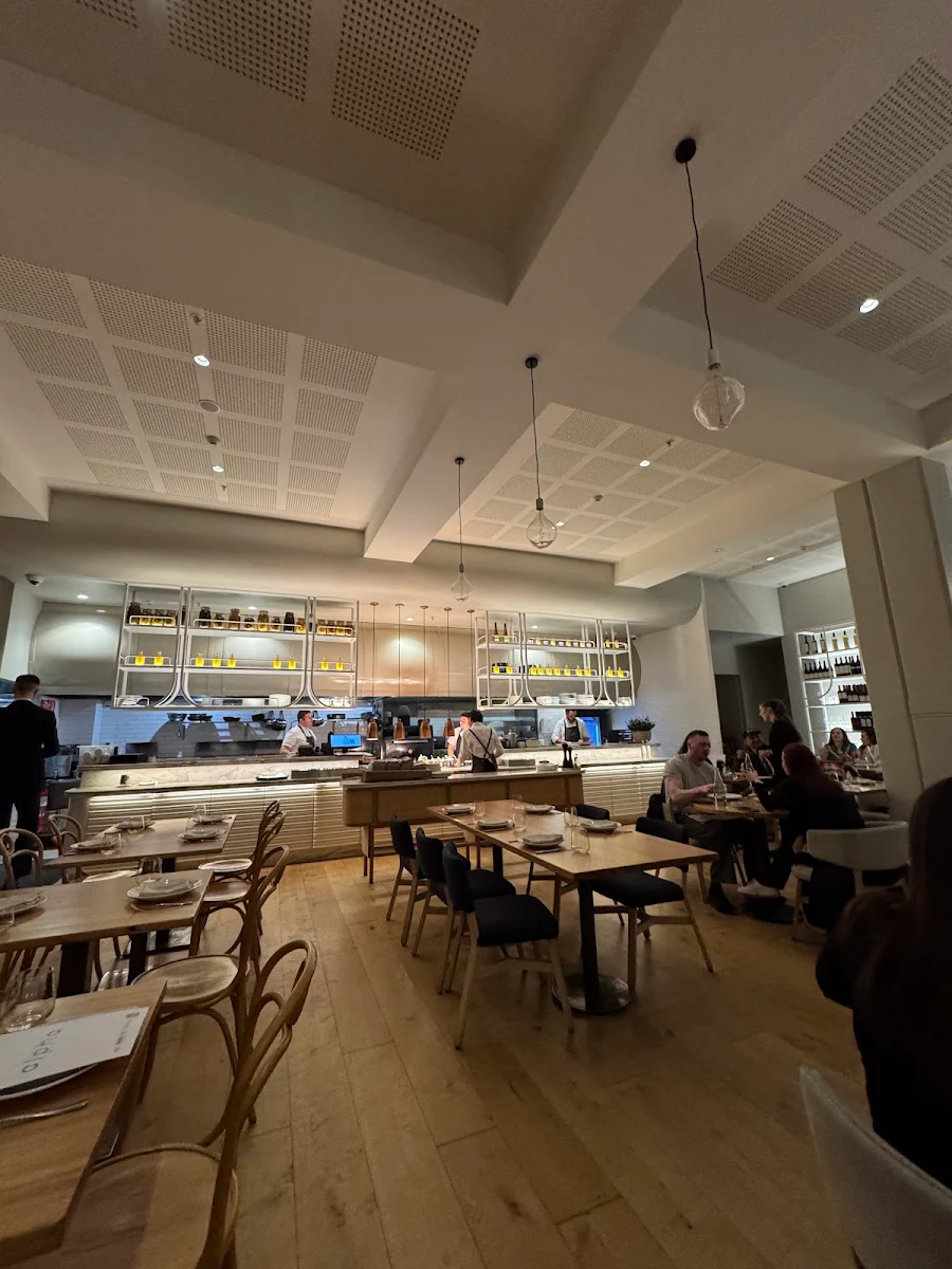 Vibe, Alpha Dining