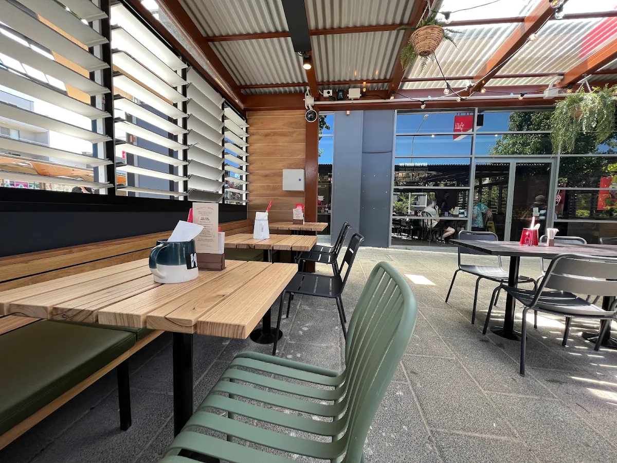 Vibe, Grill'd Burgers - Gungahlin