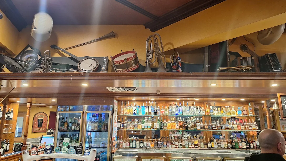 Vibe, The Rat & Parrot Bar