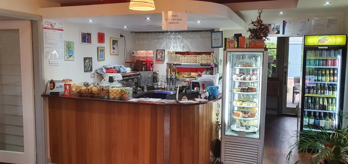 Vibe, Philippine Magic Cafe Walpole