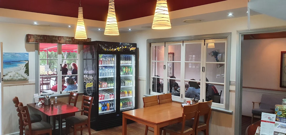Vibe, Philippine Magic Cafe Walpole