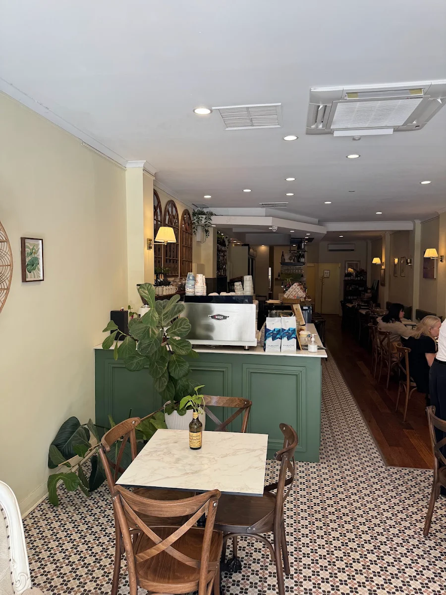 Vibe, Joie Cafe Bistro