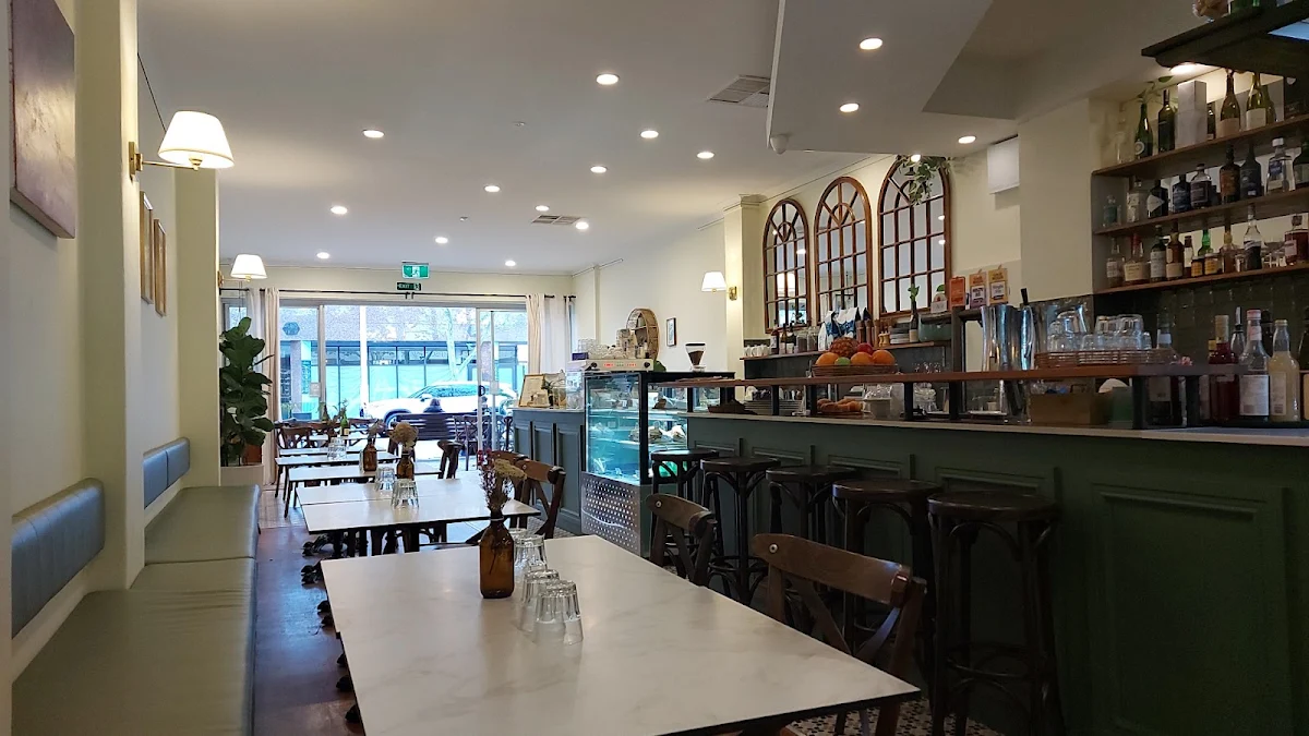 Vibe, Joie Cafe Bistro