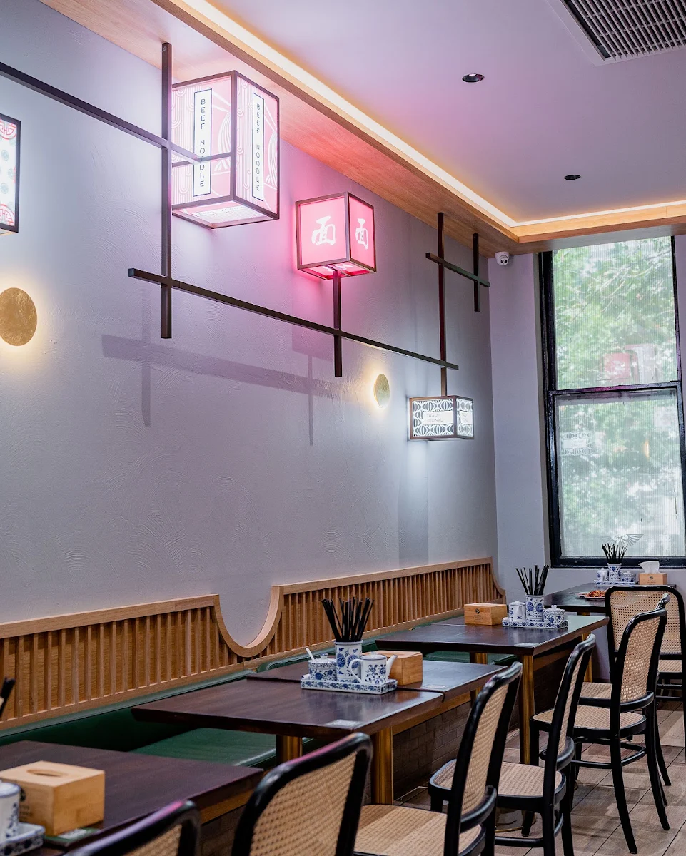 Vibe, Master Lanzhou Noodle Bar - Chinatown