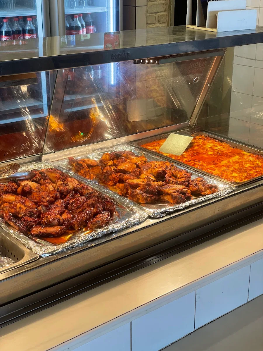 Vibe, Roberto's Pizza