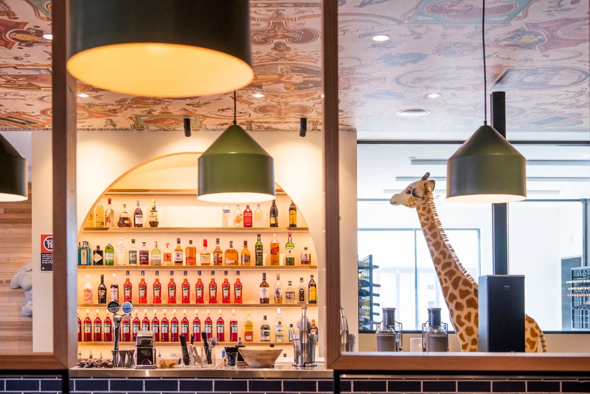 Vibe, AVIDO RISTORANTE