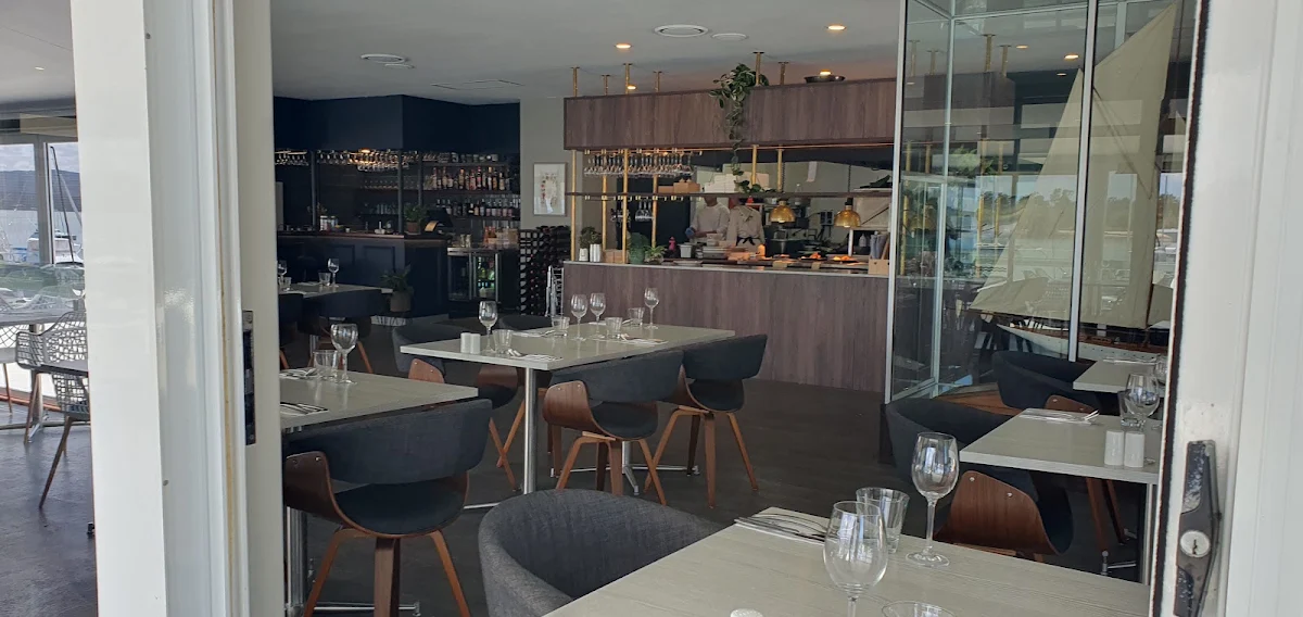 Vibe, Restaurant 2317