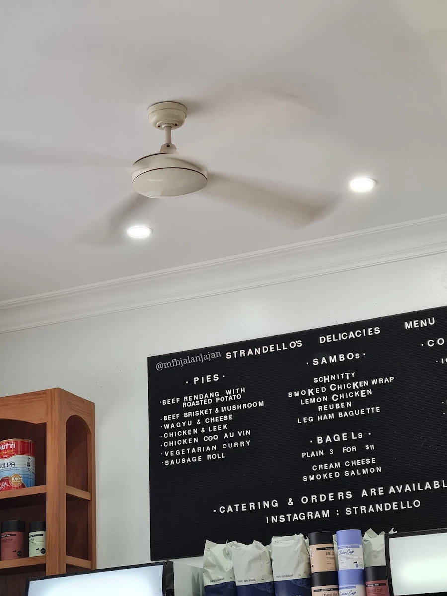 Menu, Strandello Croydon