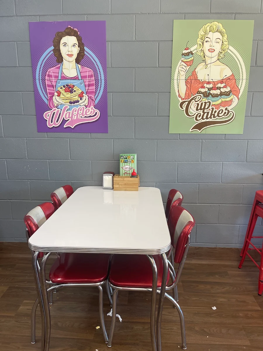 Vibe, Darcy's Diner