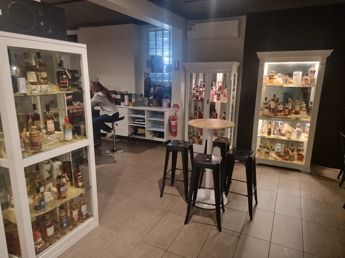 Vibe, The Whisky Gallery & Bar