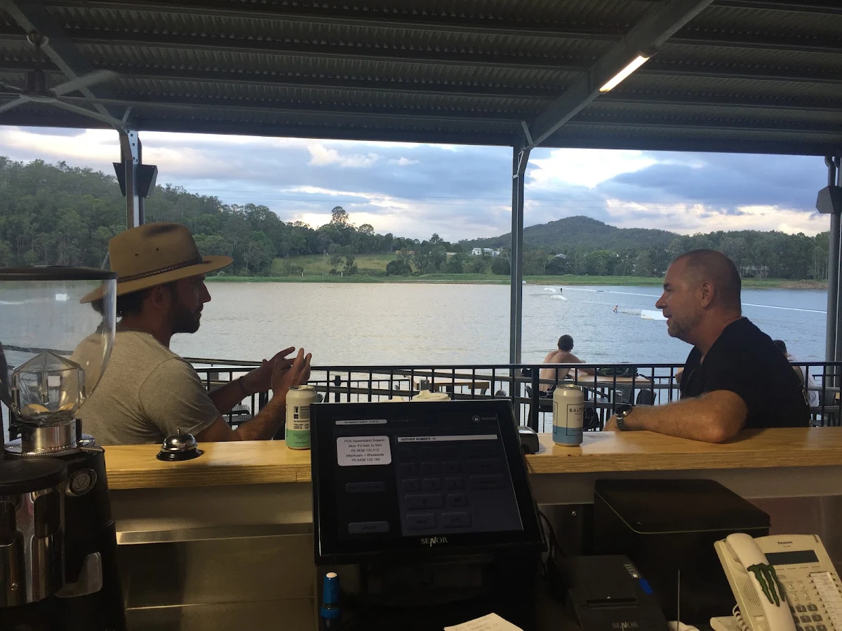 Vibe, Wake View Cafe