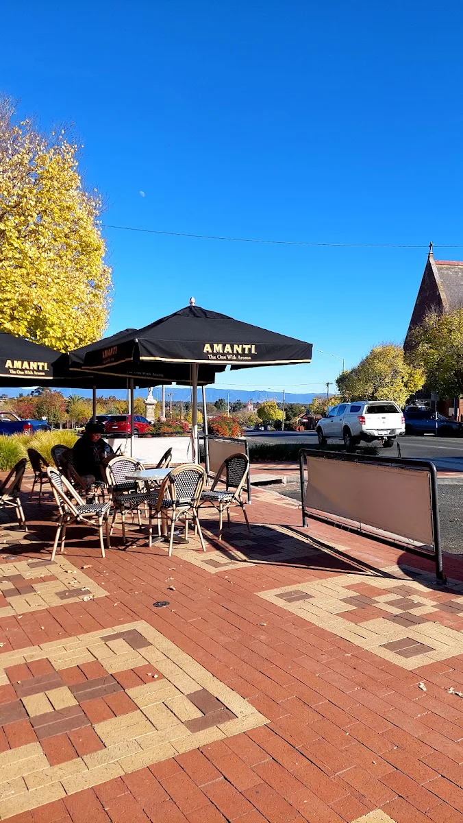Vibe, Waack's Bakery Stawell