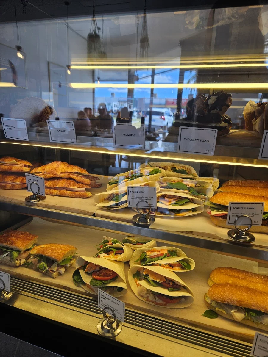 Vibe, Nook & Co. Cafe