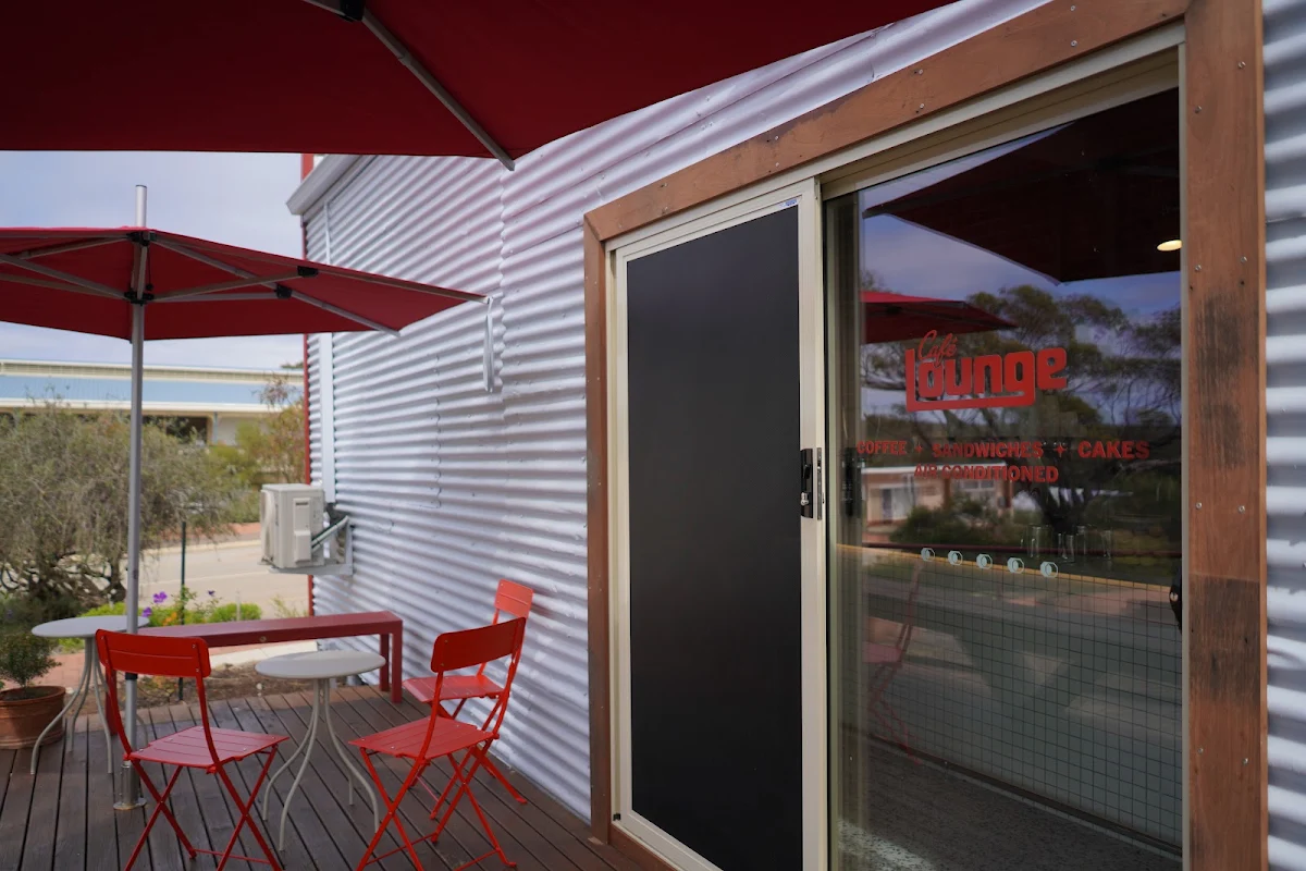 Vibe, Café Lounge