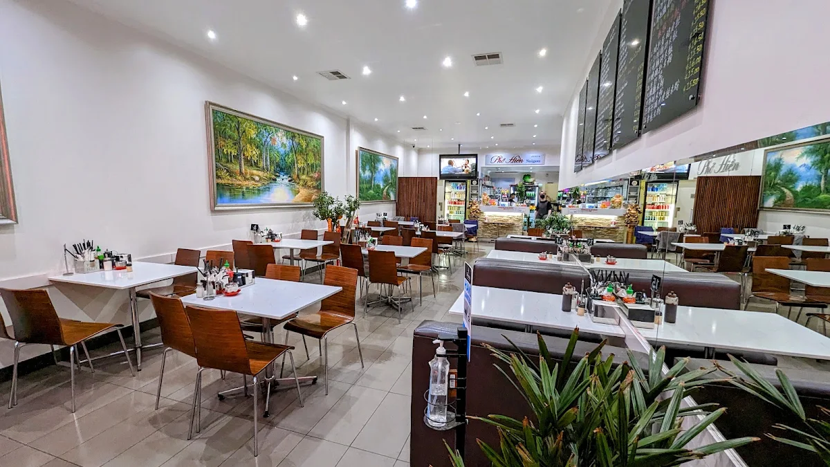 Vibe, Pho Hien Saigon