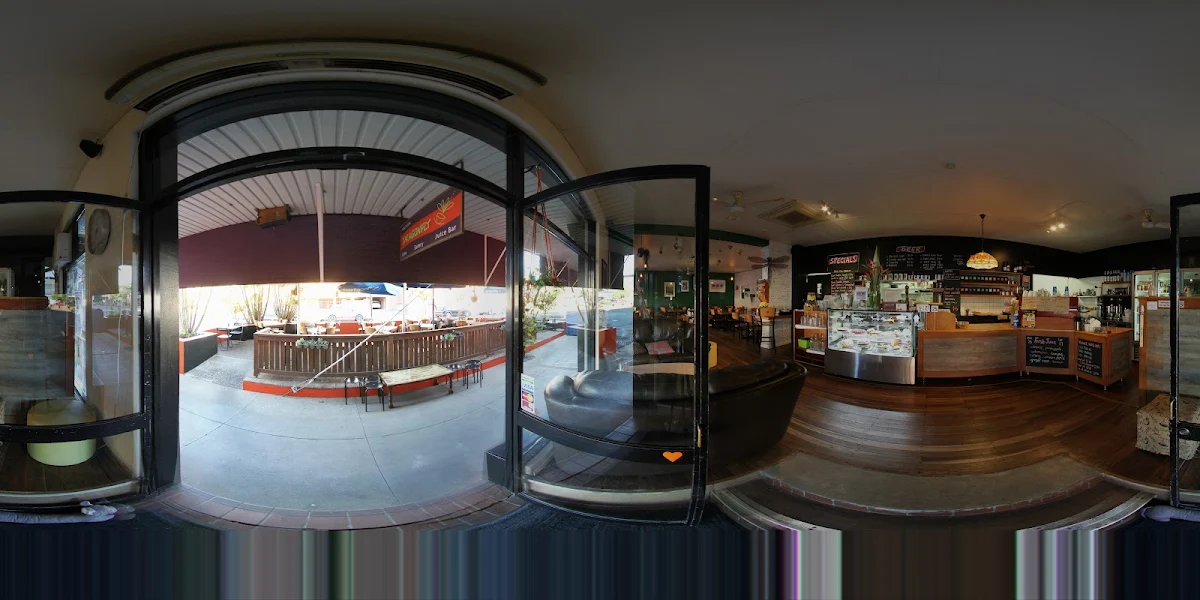 Vibe, Dragonfly Cafe