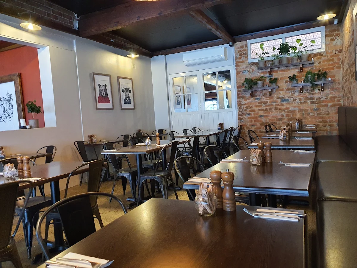 Vibe, Bull & Bear Cafe - Restaurant