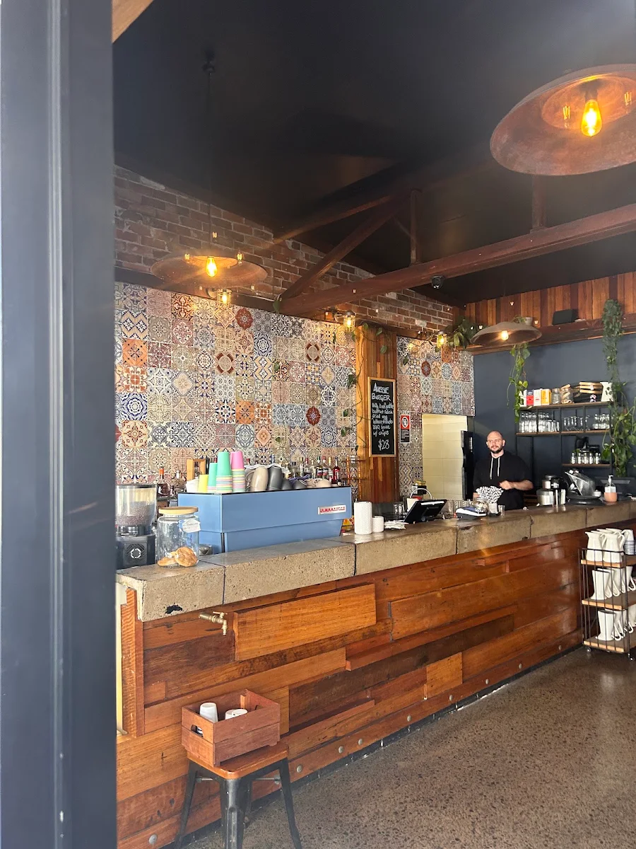 Vibe, Bull & Bear Cafe - Restaurant