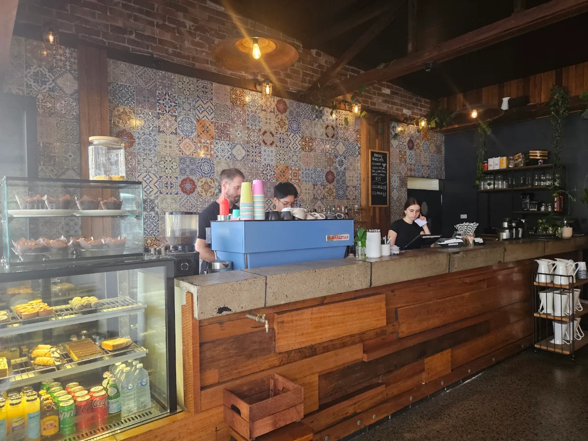 Vibe, Bull & Bear Cafe - Restaurant