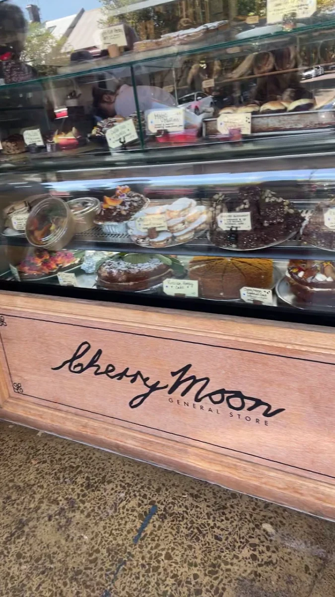 Vibe, Cherry Moon General Store