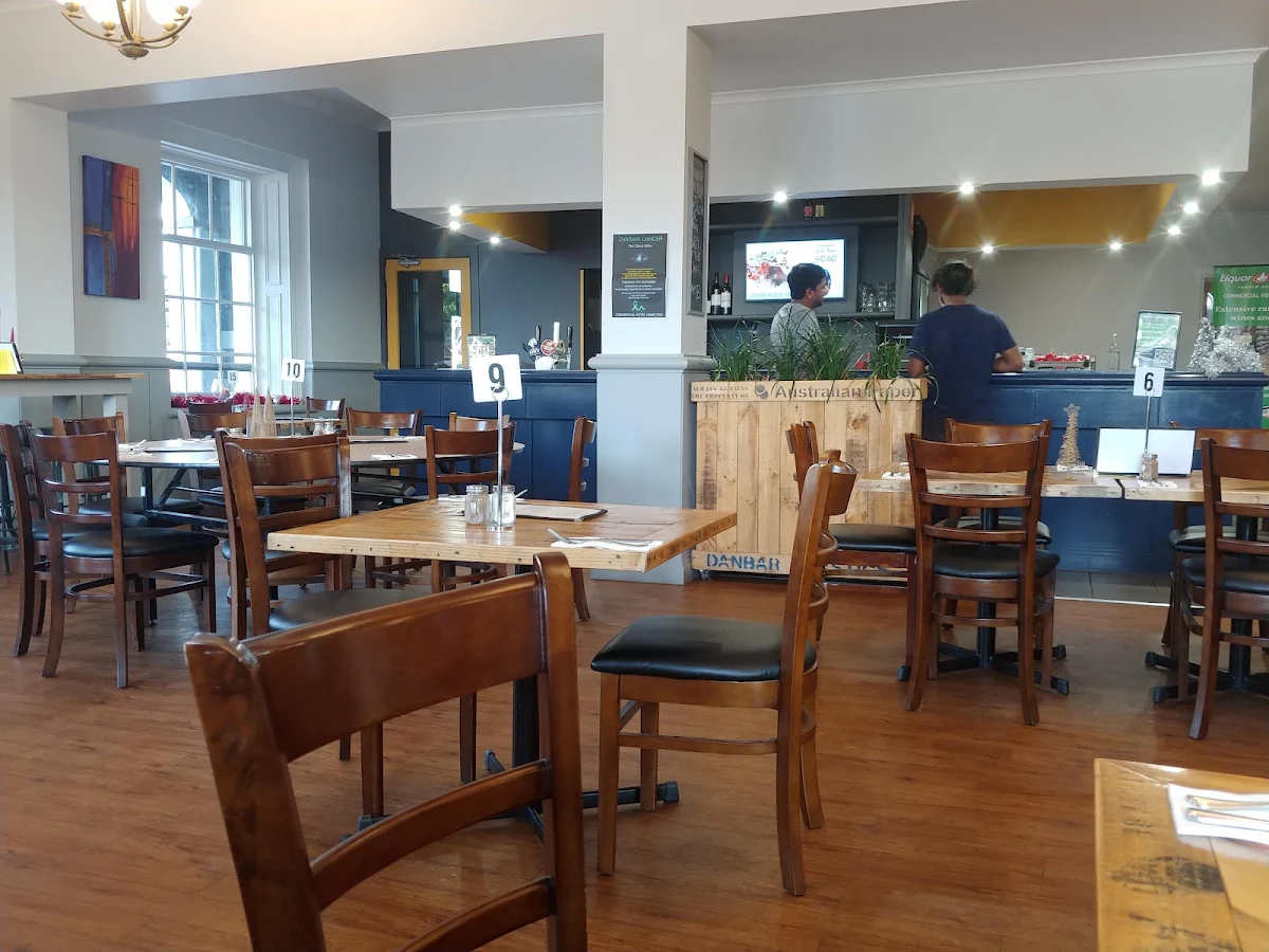 Vibe, Commercial Hotel