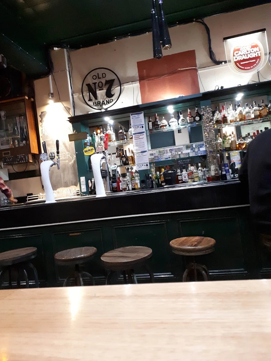 Vibe, Commercial Hotel