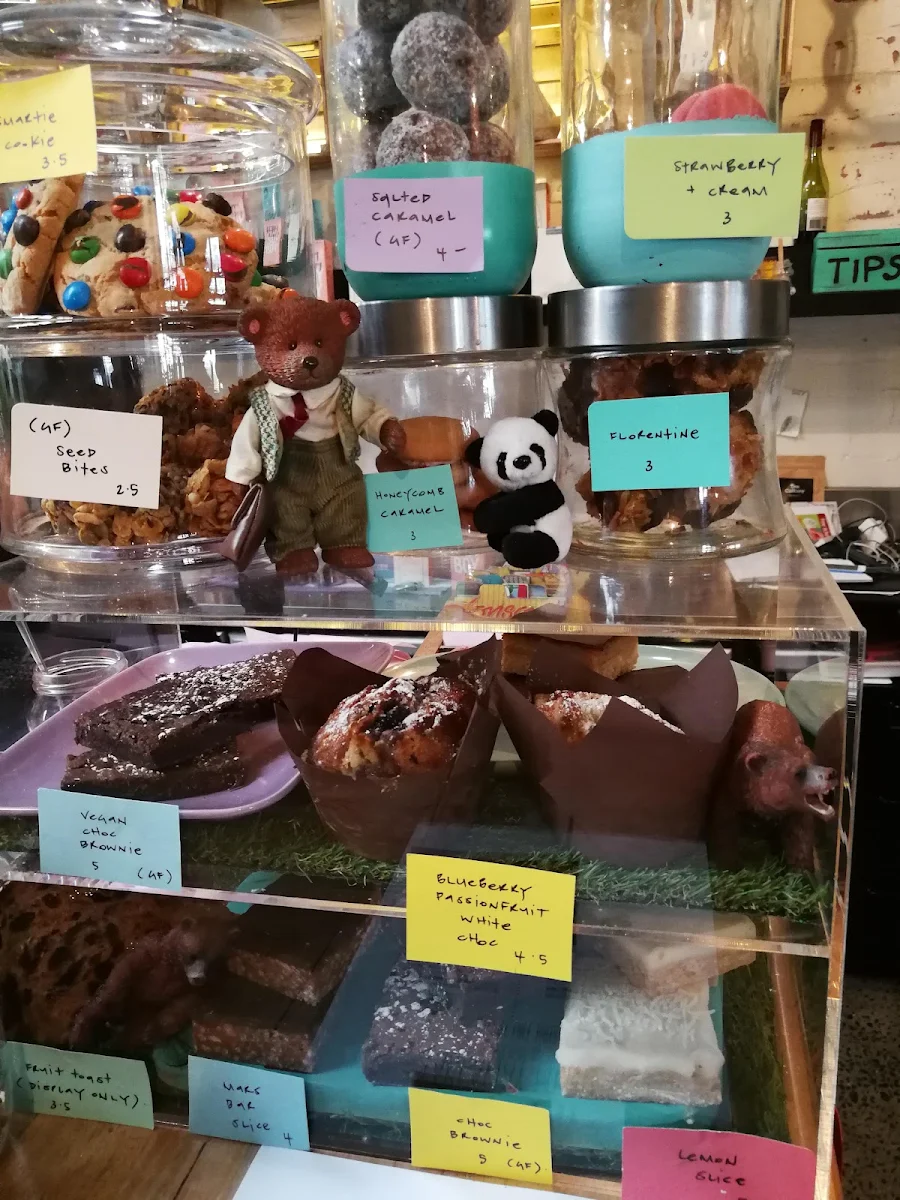 Vibe, Poke the Bear Cafe