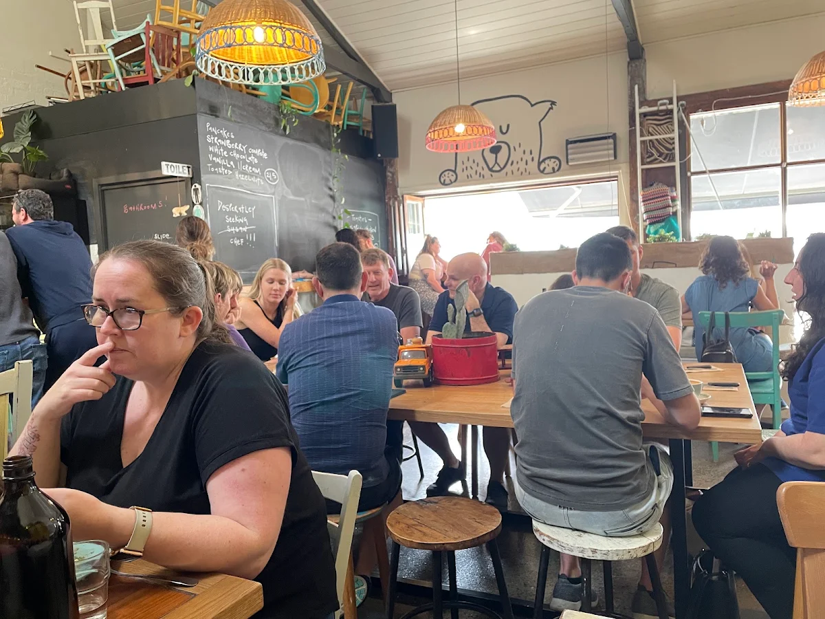 Vibe, Poke the Bear Cafe