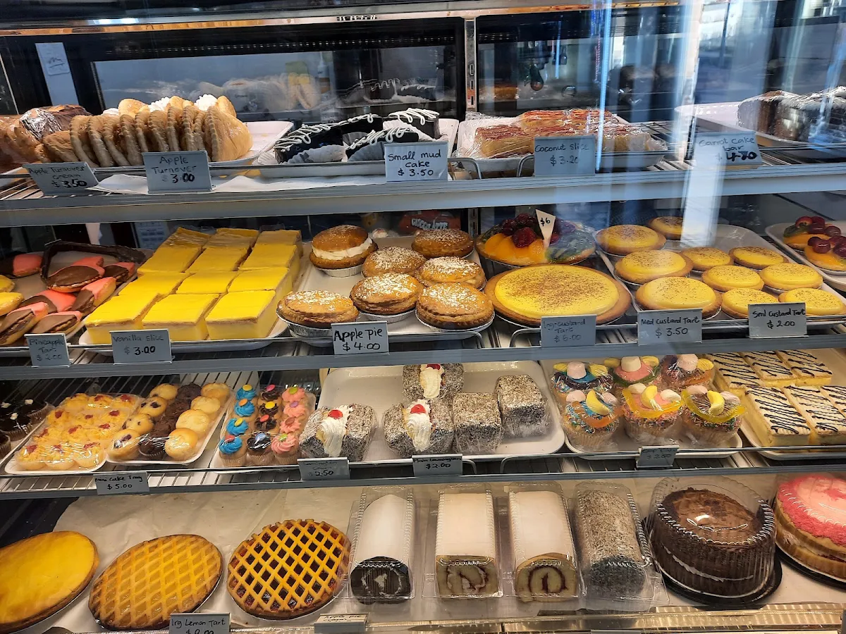 Vibe, Thanh Hieu Hot Bread & Takeaway