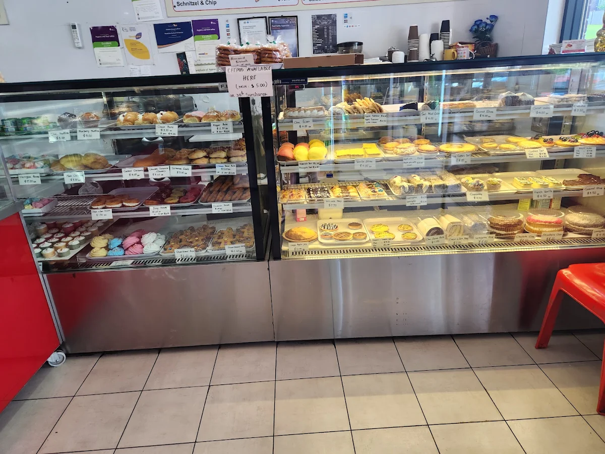 Vibe, Thanh Hieu Hot Bread & Takeaway