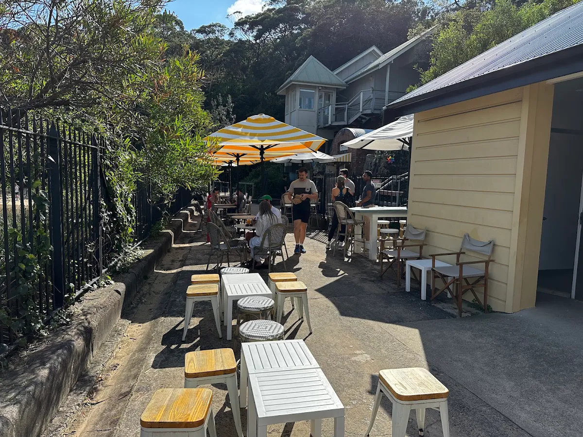 Vibe, Cafe La Mer Chowder Bay