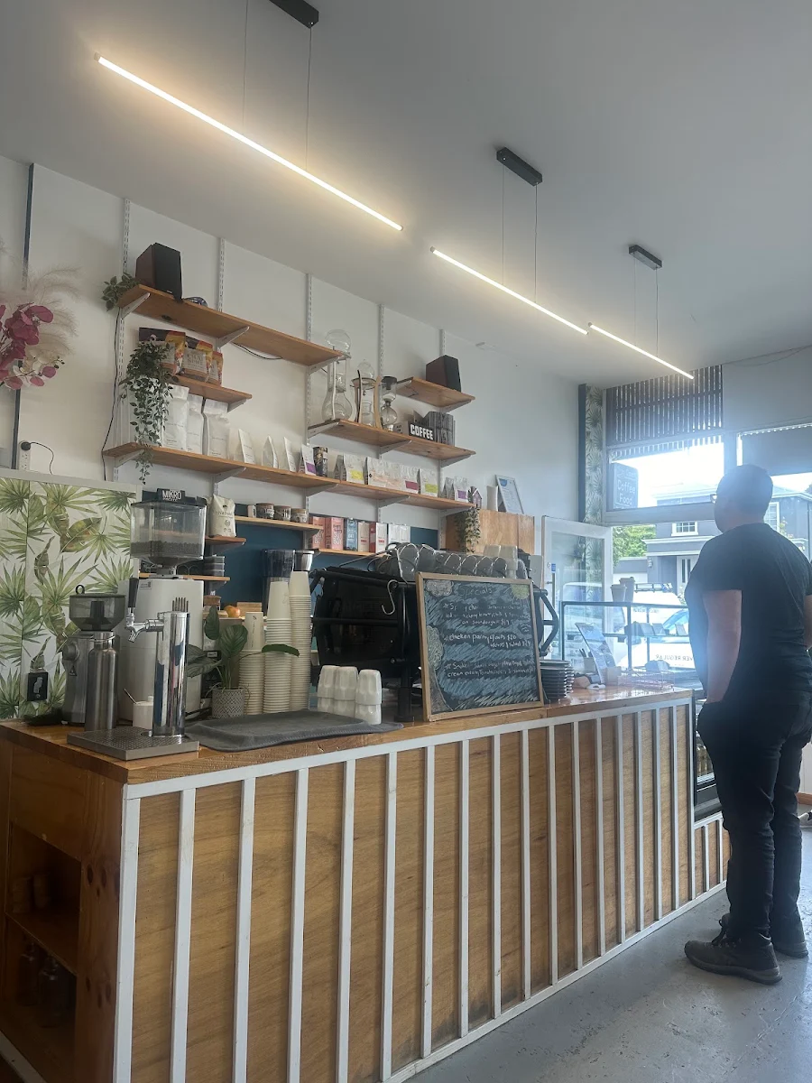 Vibe, Great Ryrie Cafe'