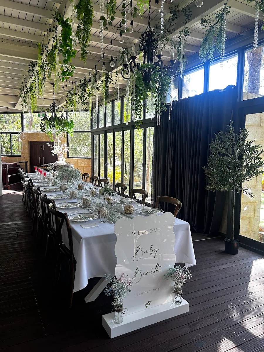 Vibe, The Maali café
