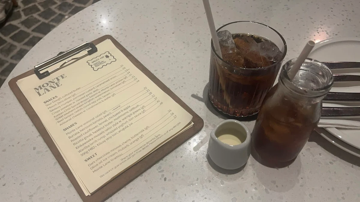 Menu, Monte Lane