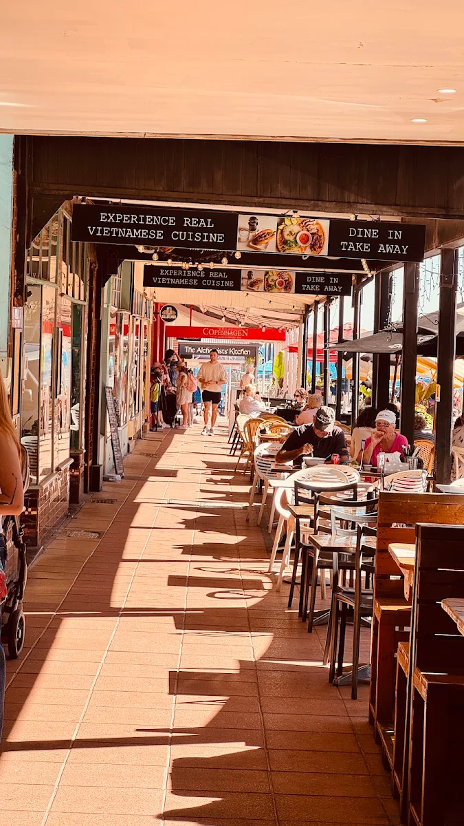 Vibe, Inthais Cafe and noodle bar