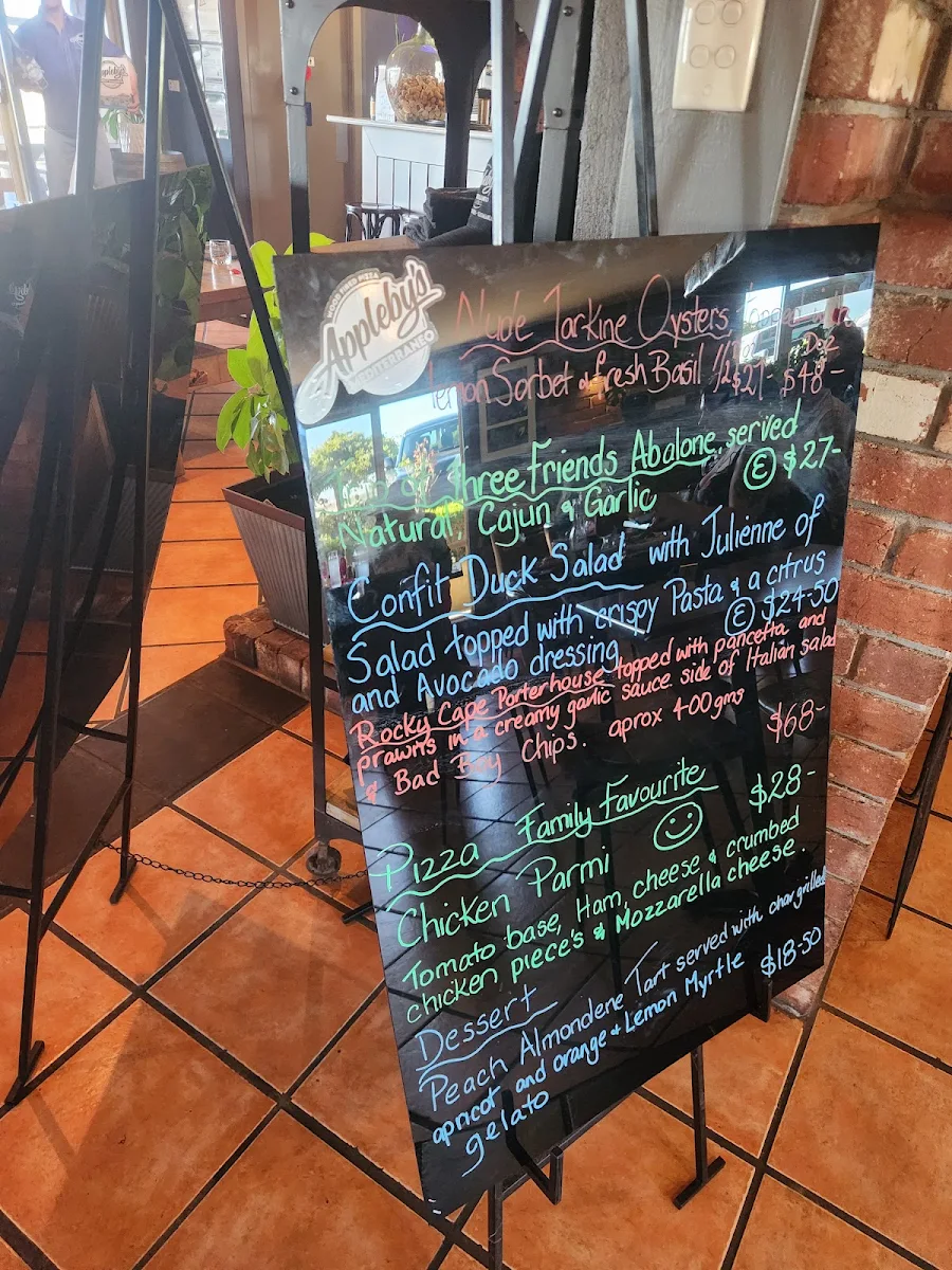 Menu, Applebys Mediterraneo Bar & Grill