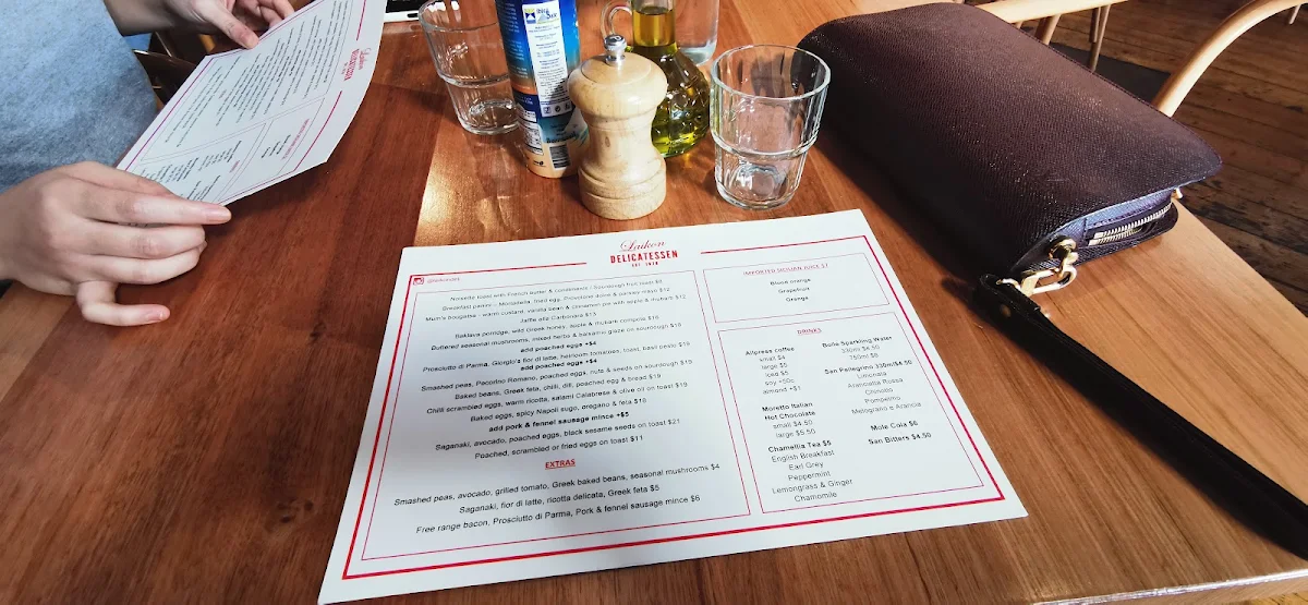 Menu, Laikon Deli
