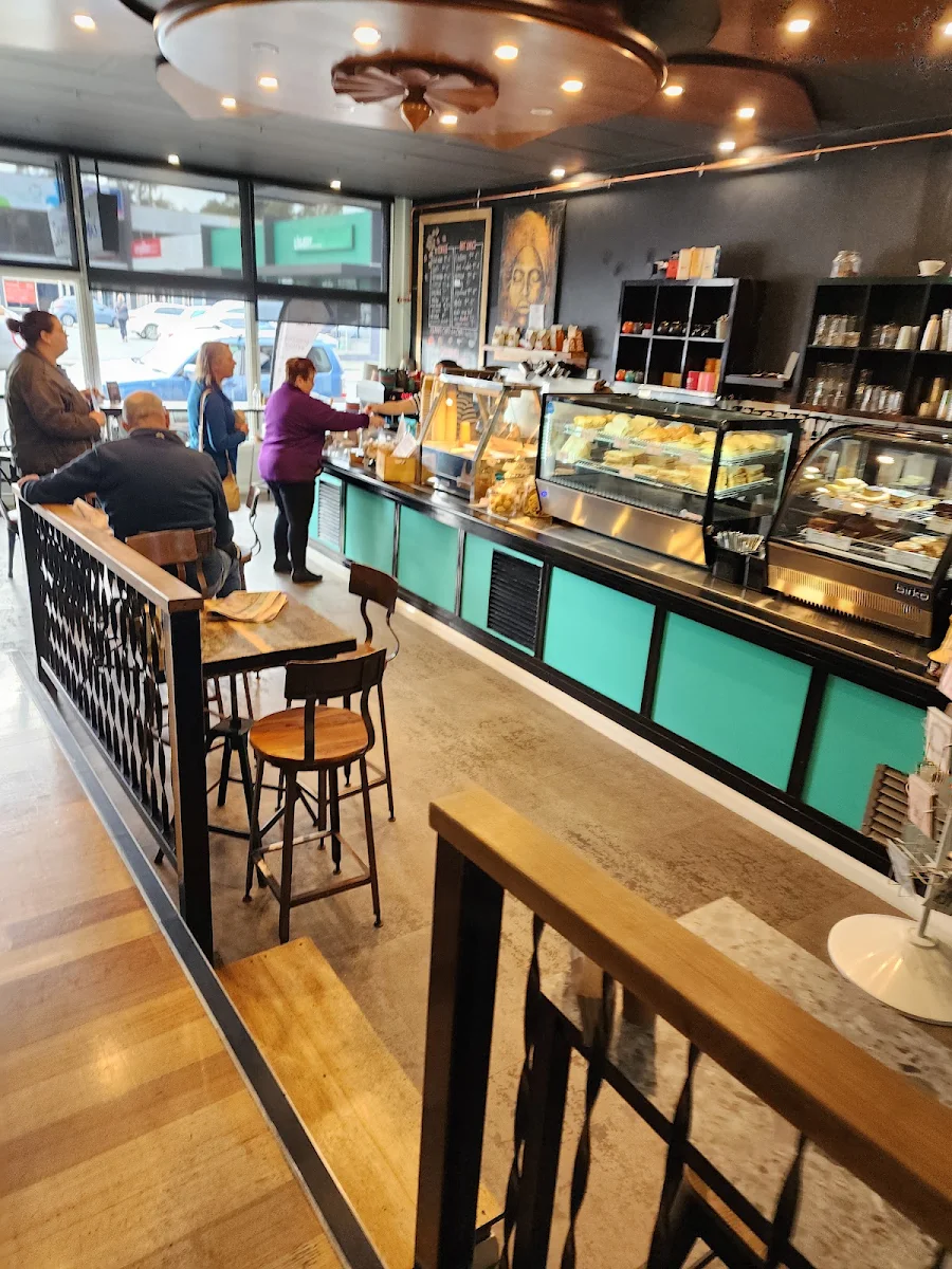 Vibe, Seven Monks Cafe & Wares