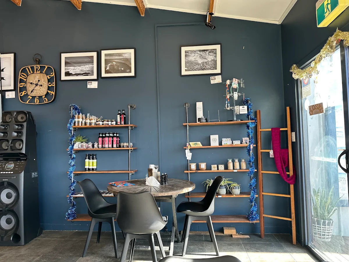 Vibe, The Deck cafe on the wharf
